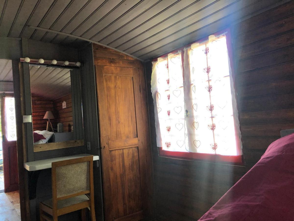 La Roulotte De Bussy Lodge Bussieres (Yonne)